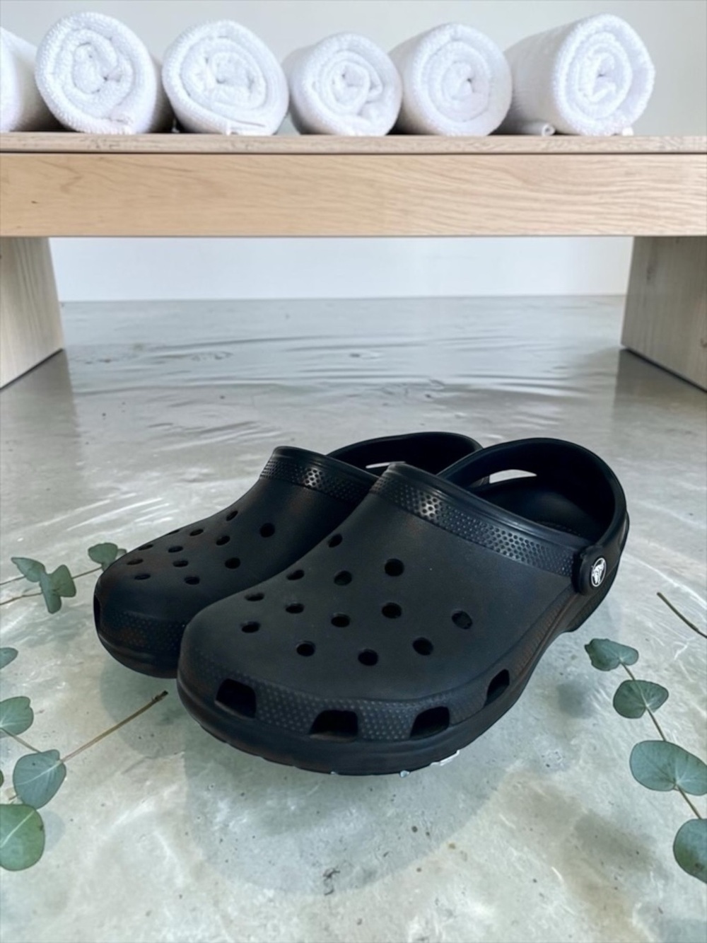 Crocs Classic Clog – Black – M8 W10 — Women’s Size 10 (EUC) - Picture 4 of 15